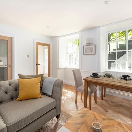 Spacious Apartment - 5 Minutes Walk To Bath Abbey Екстер'єр фото