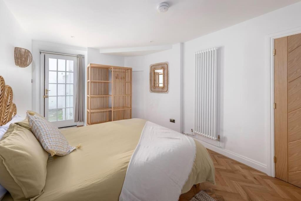 Spacious Apartment - 5 Minutes Walk To Bath Abbey Екстер'єр фото