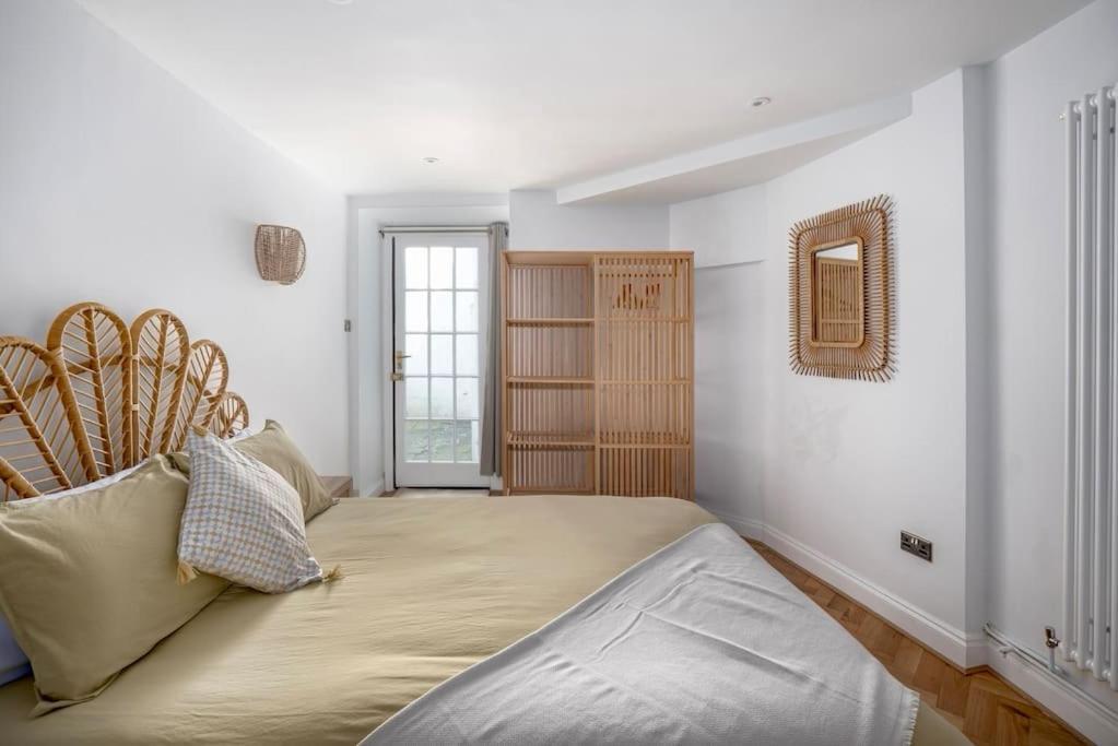 Spacious Apartment - 5 Minutes Walk To Bath Abbey Екстер'єр фото
