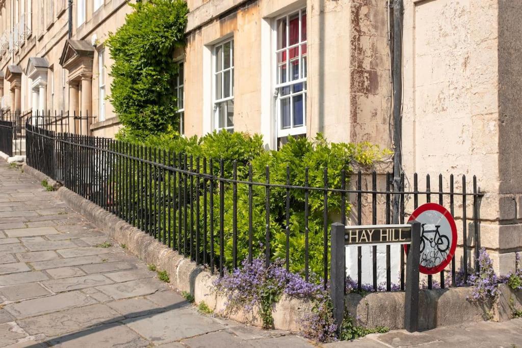 Spacious Apartment - 5 Minutes Walk To Bath Abbey Екстер'єр фото
