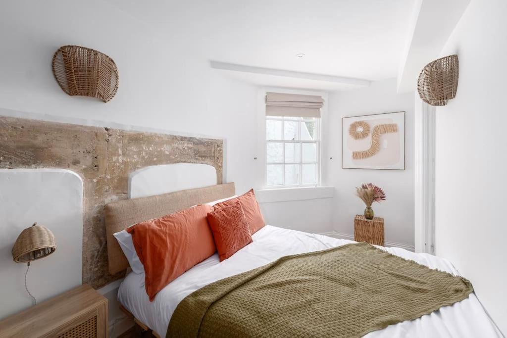 Spacious Apartment - 5 Minutes Walk To Bath Abbey Екстер'єр фото